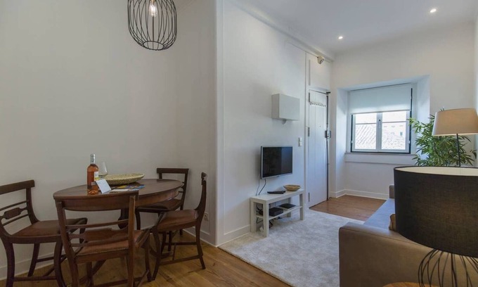 Mouraria House | Discover Comfort at To Be Mouraria with Family-Friendly Amenities
