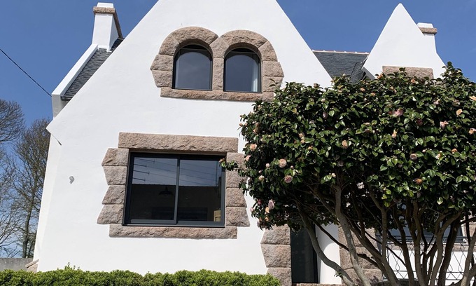 Pont-l'Abbe House | Renovated Retreat in PONT-L'ABBE with Oceanfront Pool