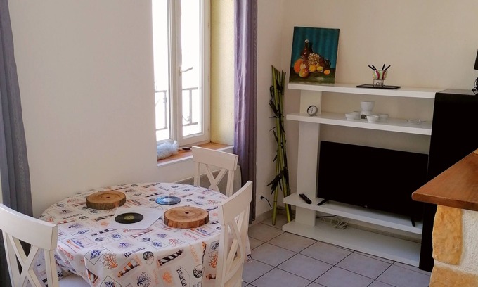 Coursan Apartment | Value-Driven Getaway: Perfect for Families with Pets & Spa