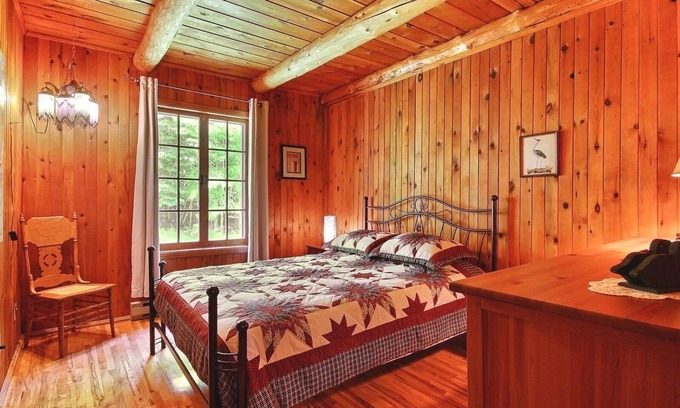 Lac-Megantic House | Cozy Retreat: AUX RETROUVAILLES with Kitchen Amenities