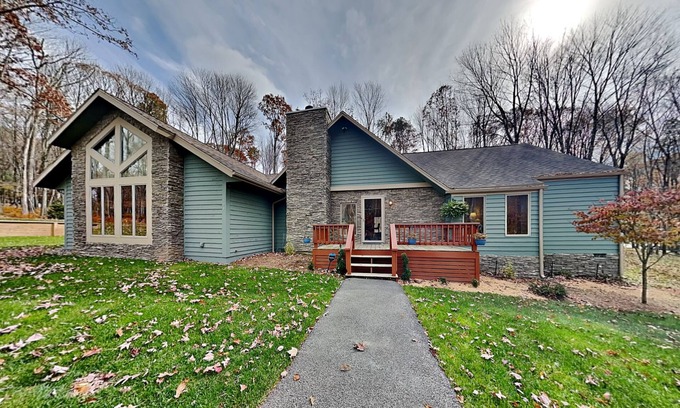 Blakeslee House | Relax at To The Point: Lake Access & Hot Tub Retreat