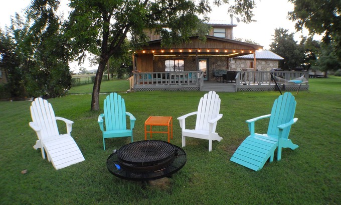 Graford House | Family Getaway at Possum Kingdom: Pool, Spa & Lake Views!