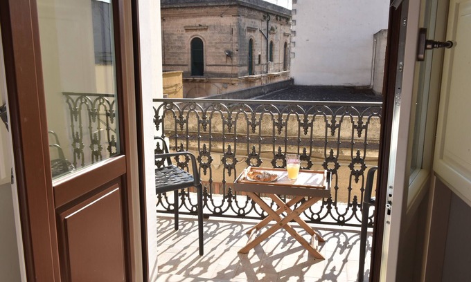 Mesagne Bed & Breakfast | Exceptional Tobacco Suite with Pool, Spa & Family Amenities