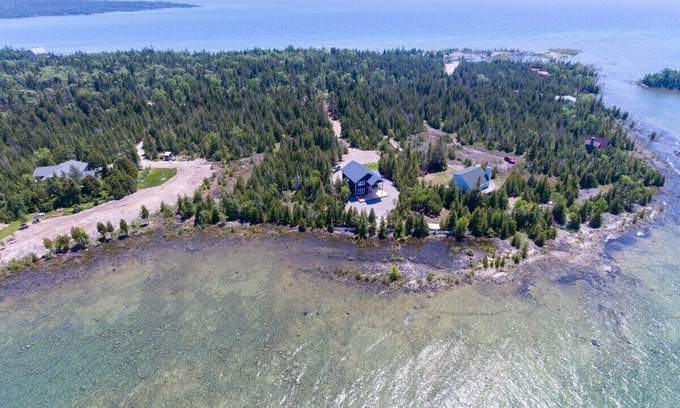 Northern Bruce Peninsula Cottage | Waterfront Cabin with Kayaks and Breathtaking Views