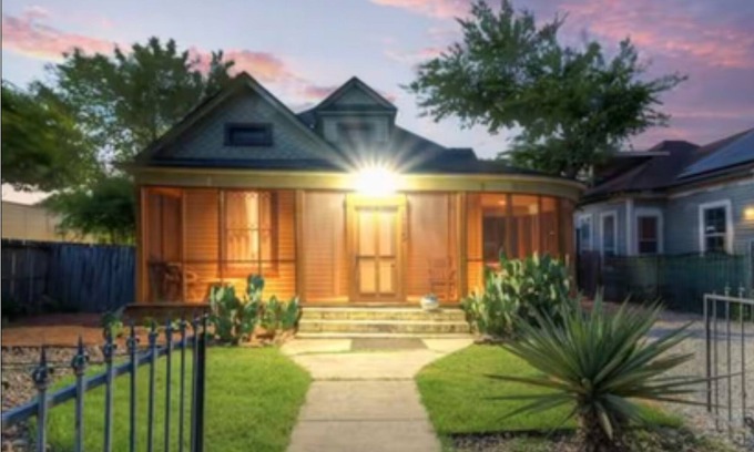 Midtown House | Private Pool House Retreat in Tobin Hill with Porch