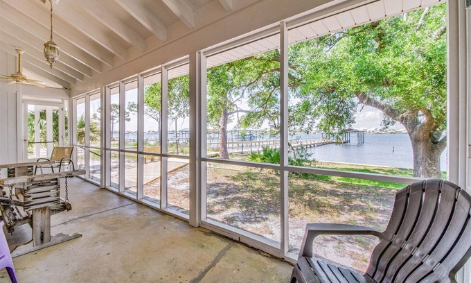 Perdido Key Coves One House | Escape to Tobin House: Hassle-Free Ocean View Getaway