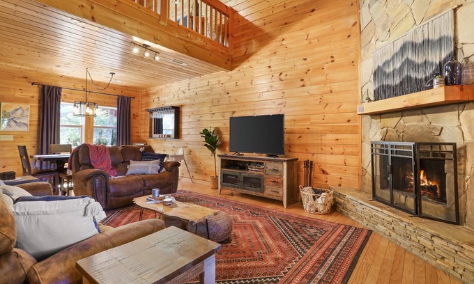 Suches Cabin | Family-Friendly Toccoa River with Hot Tub in Chattahoochee NF