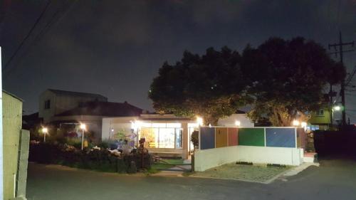 Downtown House | Pet-Friendly Retreat at Today Jeju Yongdam - Rated 9.4/10