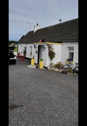 Bellananagh House | Pet-Friendly Oceanview at Toddys Cottage & Stables