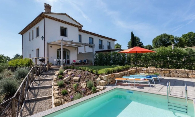 Todi House | Elegant Todi 2-Bed Villa with Private Pool & Ocean View