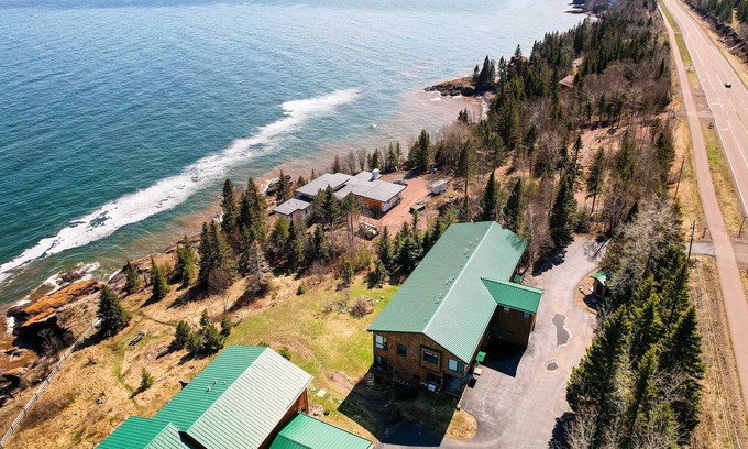Tofte House | Tofte Escape: Lake Superior Views & Balcony Retreat
