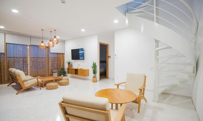 District 4 Apartment | Tokyo 86 Penthouse: Rooftop Garden Oasis in Central City