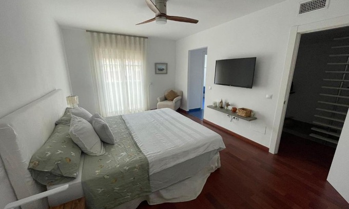 Almeria House | Ocean View Comfort at Tokyo Rooms (El Playazo) 10/10 Rating