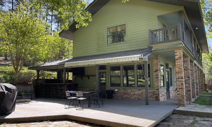 Negreet Cabin | Discover Toledo Bend Getaway with Spa & Hot Tub Access