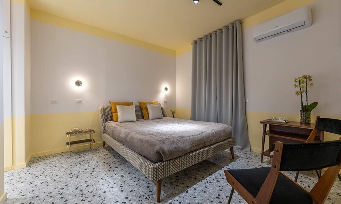 Quartieri Spagnoli Apartment | Spacious Toledo Theater Apartment for 8 in Naples' Heart