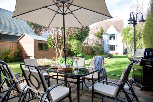 Exmouth House | Pet-Friendly Retreat at Toller House for Family Getaways