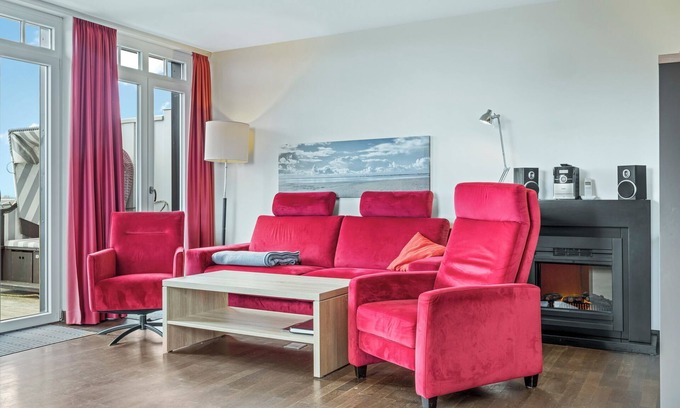 Wremen Apartment | Oceanfront Apartment with Sauna, Balcony & 10/10 Review Score