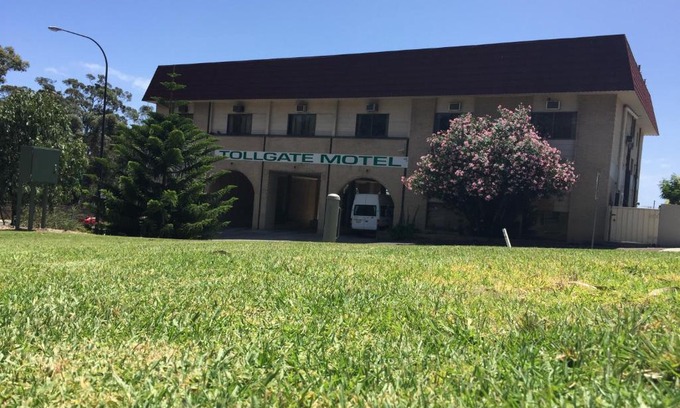 Glen Osmond Hotel | Budget-Friendly Stay at Tollgate Motel with Kitchen Access