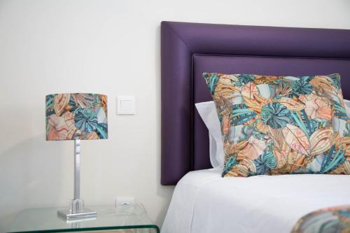 Canhoso House | Welcoming Tomás Guest House with Pool & Family Amenities