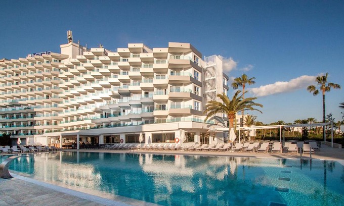 Portals Nous Hotel | Relax at Tomir Portals Suites - Adults Only with Ocean Views