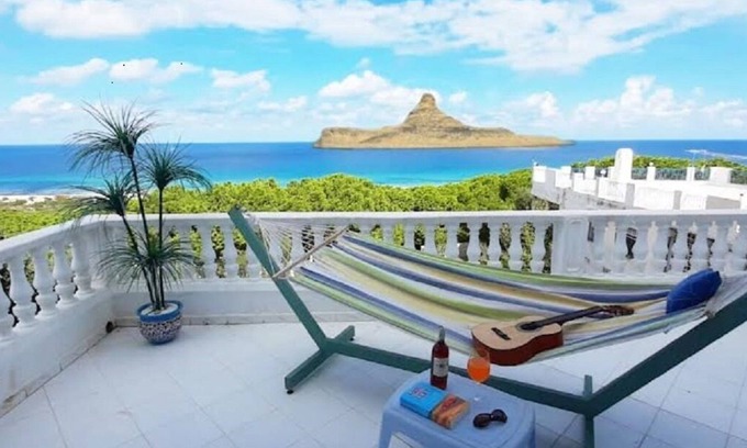 al hmeri Villa | Top-Rated Stay at Tomoko & Salah, Rafraf Beach with Oceanfront Pool