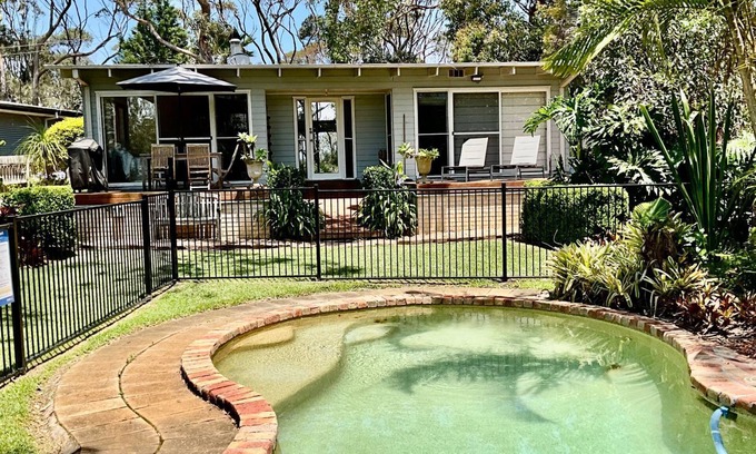 Callala Bay House | Idyllic Waterfront Escape with Pool & Ocean Views for 6