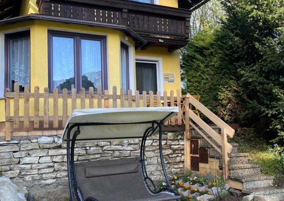 Groebming Apartment | Highly Rated TOM’s Apartment with Breakfast & Family Amenities