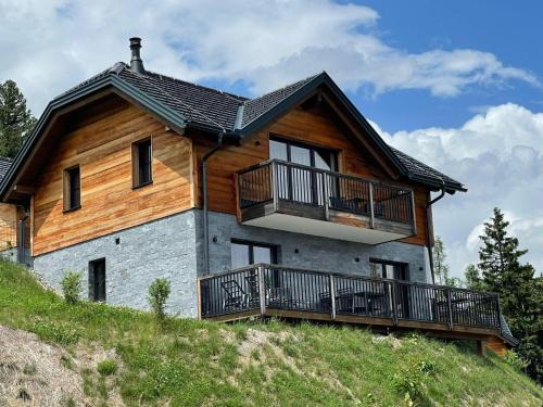 Albeck House | Experience Tomtegl-Bergchalet: Private Sauna & Infinity Pool