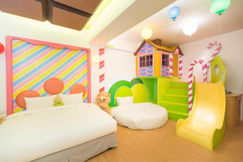 Hualien City Centre House | Discover Tong's Story Paternity B&B: Family-Friendly Retreat