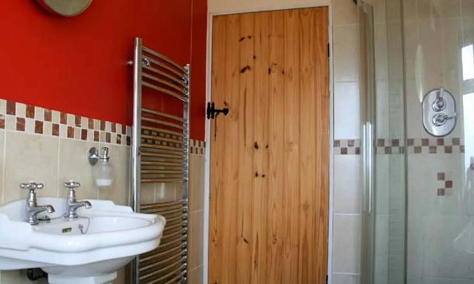 Belper House | Relax at Tonga Cottage 302: Pet Friendly and Spa Amenities