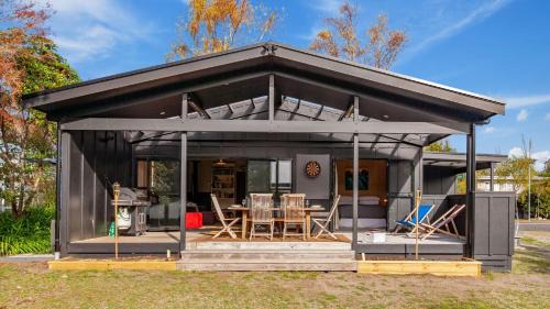 Kuratau House | Experience Tongariro Adventures Lodge with Oceanfront Views