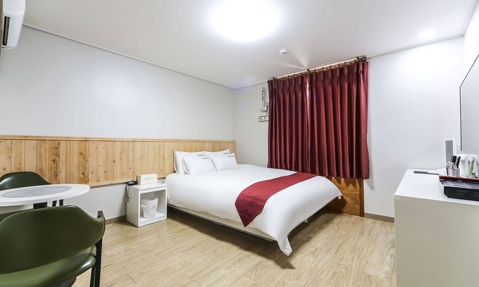 Chungmu Hotel | Eco-Friendly Tongyeong Ilseong with Breakfast & Family Amenities