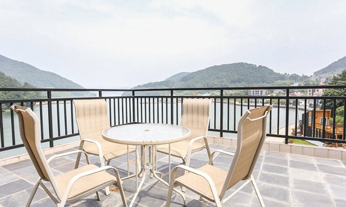 Yanghwa House | Eco-Friendly Comfort at Tongyeong Slobbie Guest House