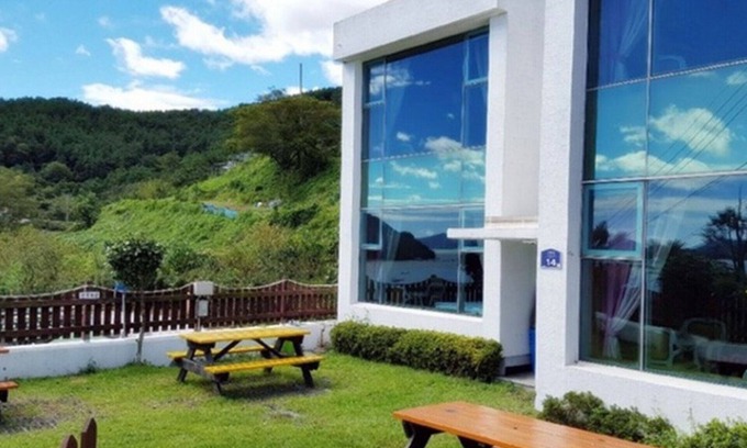 Suryuk House | Eco-Friendly Tongyeong Travel Guest Pension with Breakfast