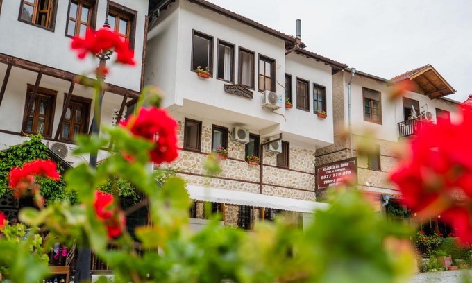 Melnik House | Top-Rated Family Stay at Toni's Guest House with Kitchen