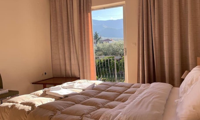 Poulithra Apartment | Family-Friendly Escape at Tonia's House - Guest Rated 10/10