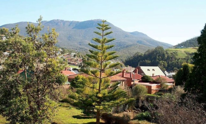 South Hobart Apartment | Discover Oceanfront Bliss at Toogooloowa to Davey 5