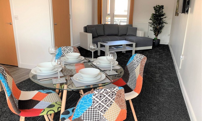 Ipswich Apartment | Convenient Toothbrush Apartments with Oceanfront Views