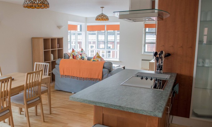 Ipswich Apartment | Toothbrush Apartments - Central Ipswich with Ocean Views