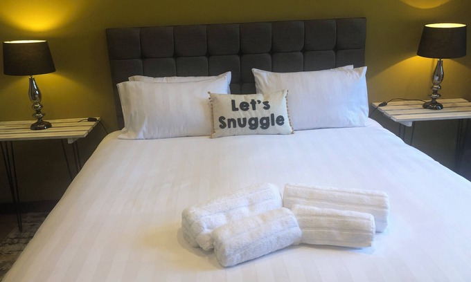 Ipswich Apartment | Convenient Toothbrush Apartments with Kitchen & Breakfast