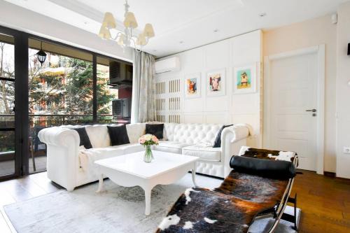 Lozenets Apartment | Top-Rated 3BR with Hot Tub & Free Parking for Families