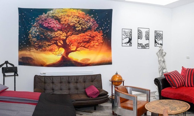 Enns Bed & Breakfast | TOP 2 for up to 4 persons - Plaza Cafe & Bar
