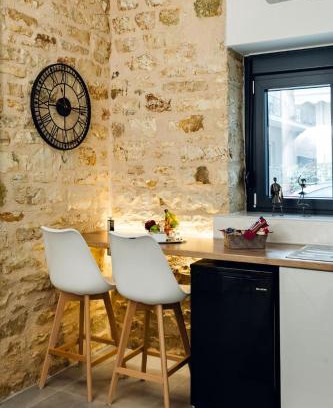 Ioannina Apartment | Inviting Top Alti Studio Apartment for Family Getaways