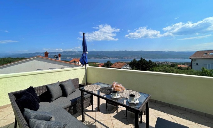 Polje Apartment | Top Apartment - panoramic sea view, terrace, garden, private parking, BBQ