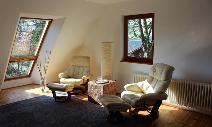 Alvesen Apartment | Inviting Apartment with Rooftop Terrace in Rosengarten