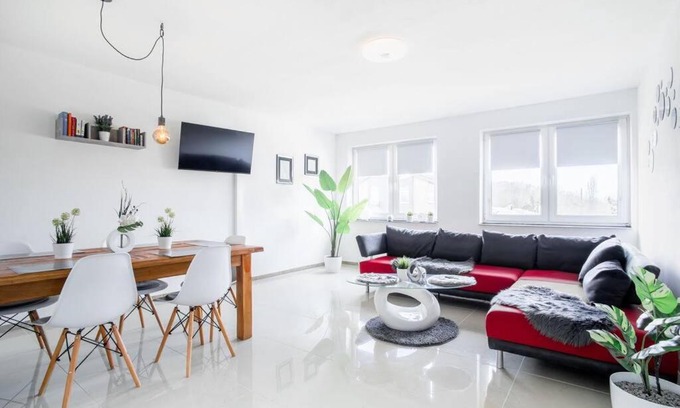 Obermeiderich Apartment | Explore Premier Amenities with Netflix and Pet-Friendly Stay