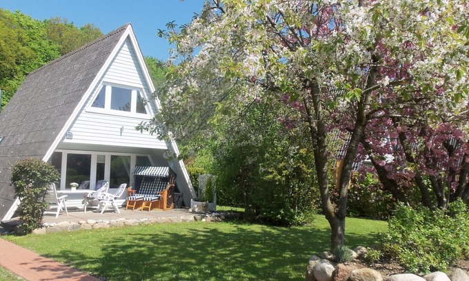 Damp House | Serene Getaway: Top Facilities Near Beach & Tranquil Forest