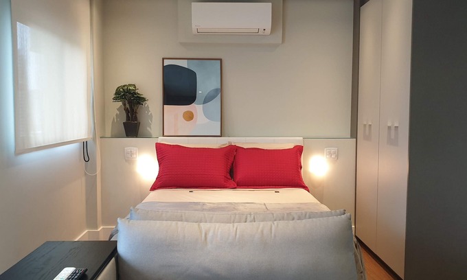 Sao Paulo Apartment | Prime Flat Near EZTower & Rochavera with Pool and Breakfast
