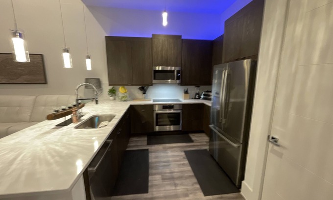 Montgomery Condo | Top Floor 3-Bed Condo with Pool & Lake View Awaits You
