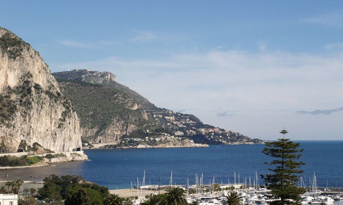 Beaulieu-sur-Mer Apartment | Beautiful Top Floor Apartment with Ocean View and Terrace